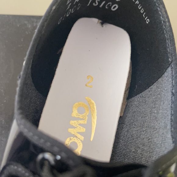 New Award black patent kid’s tap shoes 2 - Picture 4 of 6